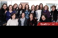  Alejandra con sus amigas de toda la vida.