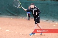  Jugando Tenis.