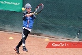 Jugando Tenis.