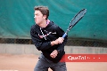  Jugando Tenis.
