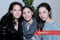  Montse, Tania y Mariana.