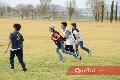  Jugando.