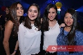  Festejando.