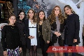  Maritza con sus amigas.