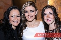  Mónica con sus amigas.