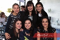  Guapas amigas.