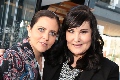  Beatriz Mena y Gaby de Padilla.