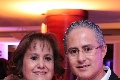  Martha Lee con su hijo Jorge Aldrett.