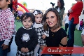   Ale Díaz de León con sus hijos.