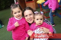  Lorena Rodríguez con sus hijas.