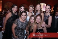 Mónica con sus amigas.