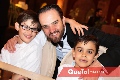  Andrés Leboreiro con sus hijos Carlos y Santiago.