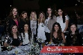  Lucía acompañada de sus mejores amigas.