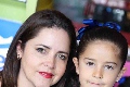  Montse Córdova y su mamá Gaby Carreón.
