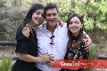  José Luis Contreras con sus bellas hijas Julieta y Jimena.