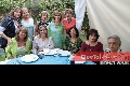  Acompañando a Esther Darbel.