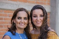  Gabriela Villanueva de González con su hija Marisol.