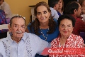  Gabriela Villanueva con sus papás Francisco Villanueva y Evangelina Ponce de Villanueva.