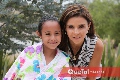  Isabel y su mamá Lupita Mercado.