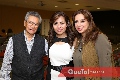 Rogelio, Adriana Rodríguez y Laura Aspiroz.