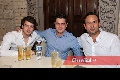  Carlos, Luis y Carlos Torres.