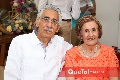 Carlos Varela y Laura Flores de Varela.