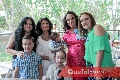 Todos felices por Gaby.
