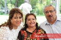  Laura Salazar, Juana María Soto y Hugo Salazar.