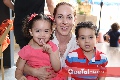 Susana Bogue con Renata y Manuel.