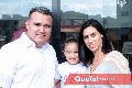 Corina con sus papás, Arturo Casillas y Rita Salinas.