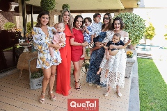  Mariana De Luna con sus amigas y sus bebés.