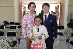  Mateo, Juan Pablo y Arturo.