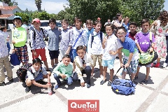  Arturo con sus amigos.