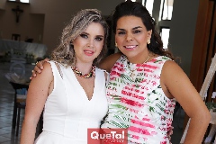  Carla Saucedo y Maribel de Payán.