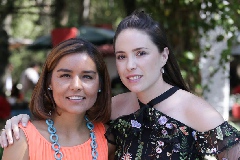  Lorena y Mónica.