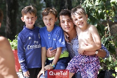  Diego, Santi, Santiago y Juan Carlos.