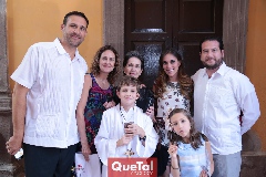 José Manuel Escandón Guerra con su familia.