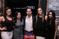  Karla Molina, Mariana Rodríguez, Rodrigo Veytia, Claudia Mahbub y Pao Arpayán.