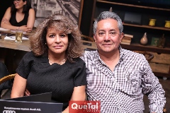  María Eugenia y Toño Barrales.