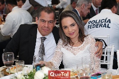 Manuel Meabe y Gabriela López de Meabe.