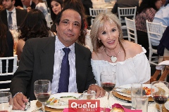  Mario Villarreal y Silvia Flores.