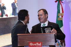  Un reconocimiento a Enrique Solana.