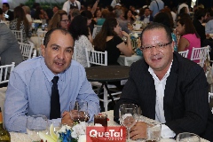  Arturo y Antonio Martínez.