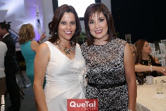  Adriana Cabrero y Marisol de Pérez.
