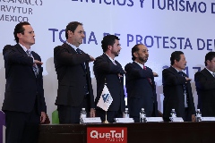  Saludo a la bandera.