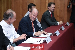  Gobernador del Estado Dr. Juan Manuel Carreras y Rector de la UASLP Arq. Manuel Fermín Villar.