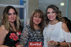  Adriana Coronado, Renata de Robledo y MayelaValdés.