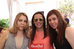 Paola Serment, Lorena Villaverde y Michelle Chanters.