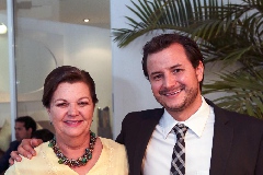 Andrés con su mamá, Patricia.