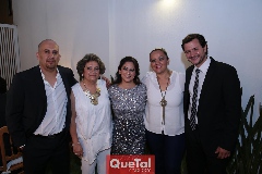Marcos, María Esther, Daniela, Mónica y Andrés.